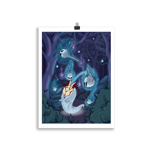 Affiche Inari and the Wisps suspendue, avec Inari entouré de feux follets dans une forêt nocturne 30 x 40 cm
